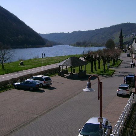 Gasthaus Zur Traube Hatzenport Luaran gambar