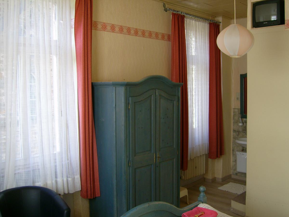 Gasthaus Zur Traube Hatzenport Bilik gambar