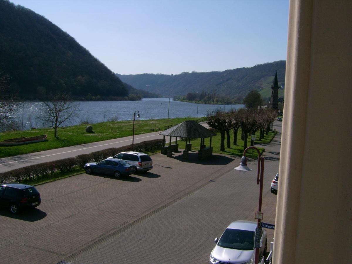 Gasthaus Zur Traube Hatzenport Luaran gambar